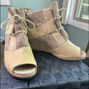 Sorel Lake Wedge in Fossil size 10.5